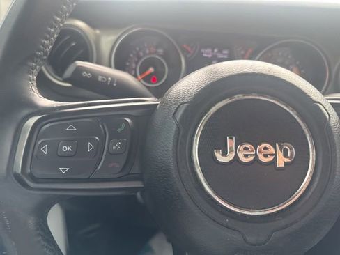 Used 2018 Jeep Wrangler Unlimited Sport S AWD/4WD image 17