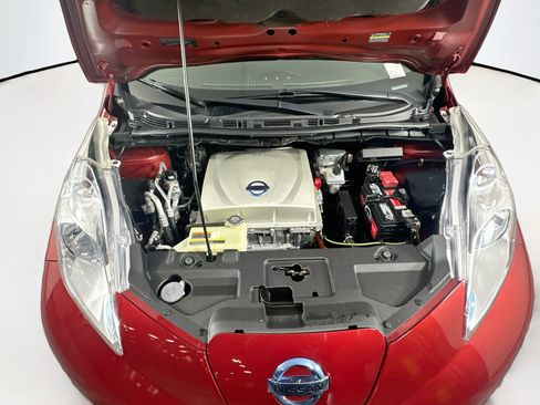 Used 2015 Nissan Leaf SV FWD image 31
