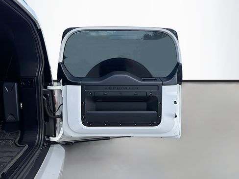 Used 2022 Land Rover Defender 110 S AWD/4WD image 13