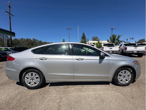 Used 2019 Ford Fusion S FWD image 8