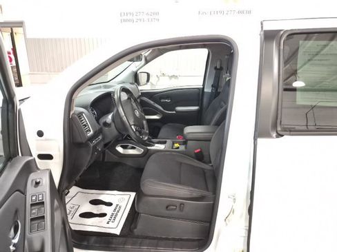 Certified 2022 Nissan Frontier SV AWD/4WD image 9