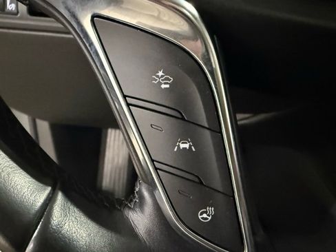 Used 2019 Cadillac XT5 Premium Luxury w/ Driver Assist Package image 17