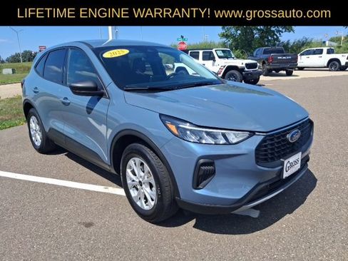Used 2025 Ford Escape Active AWD/4WD image 2