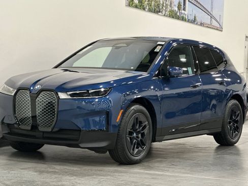 Used 2024 BMW iX xDrive50 w/ Convenience Package AWD/4WD image 8