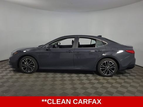 Used 2025 Toyota Camry XLE AWD/4WD image 5
