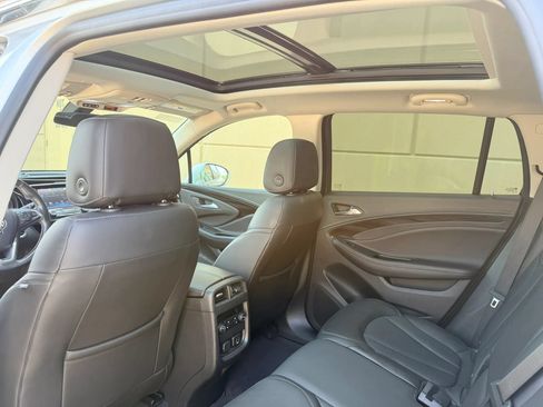 Used 2019 Buick Envision Essence FWD image 22