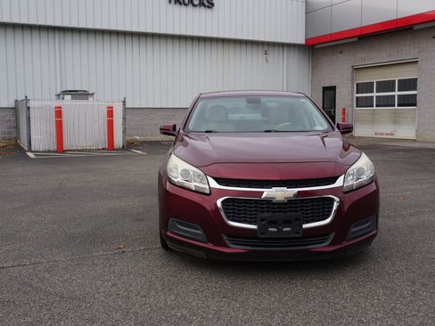 Used 2015 Chevrolet Malibu LT w/ Power Convenience Package image 2