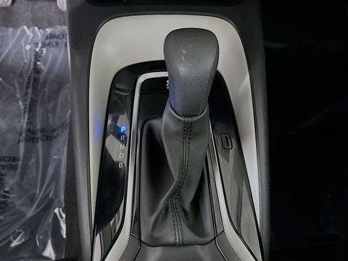 Used 2025 Toyota Corolla LE image 20