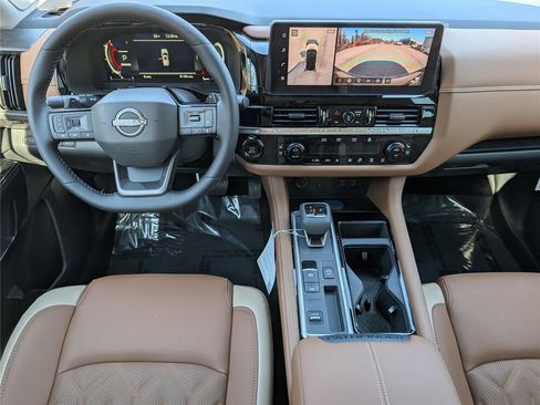 New 2026 Nissan Pathfinder Platinum FWD image 12