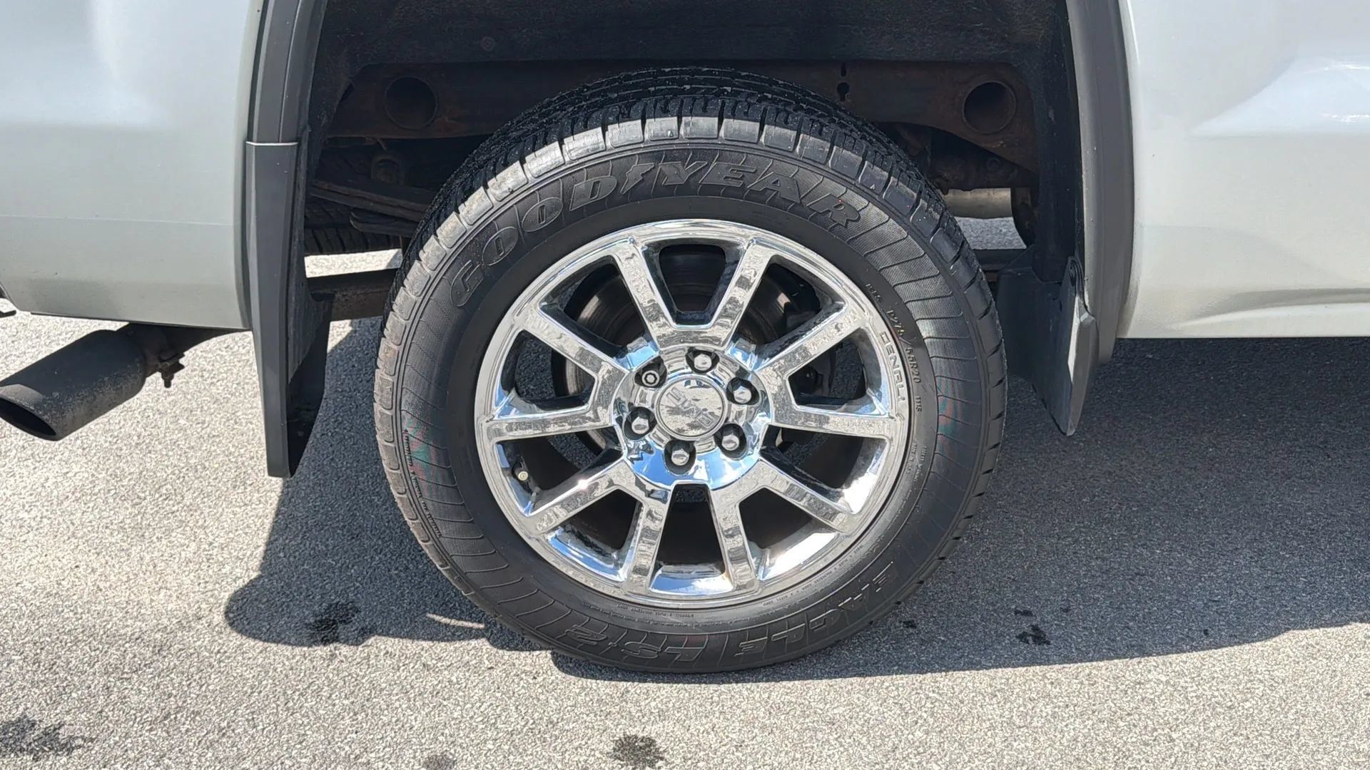 Used 2015 GMC Sierra 1500 SLE w/ SLE Value Package AWD/4WD image 9