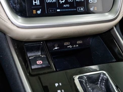 Used 2021 Subaru Legacy Premium image 16