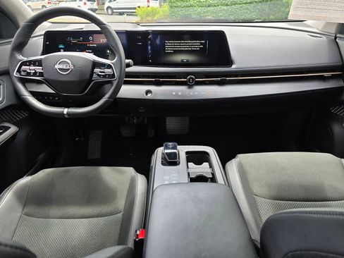 Used 2023 Nissan Ariya AWD image 22