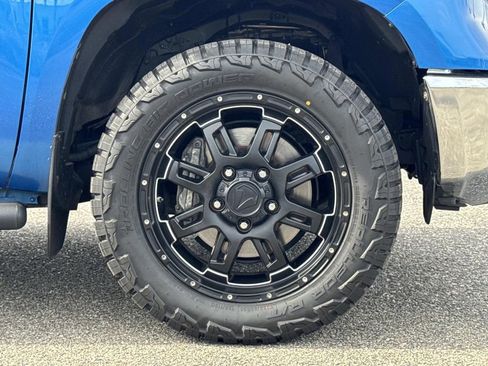 Used 2017 Toyota Tundra SR5 w/ SR5 Upgrade Package image 30