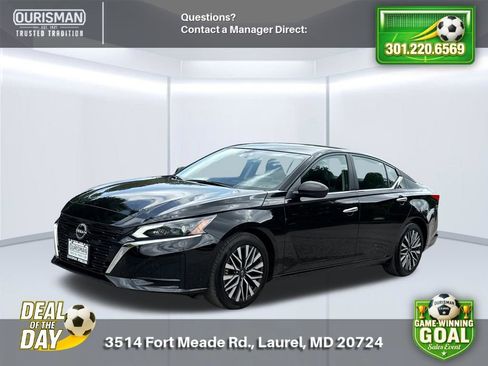Used 2025 Nissan Altima 2.5 SV FWD image 2