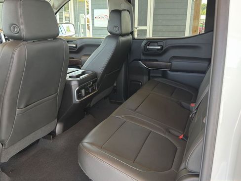 Used 2020 GMC Sierra 1500 SLT w/ SLT Premium Package AWD/4WD image 17