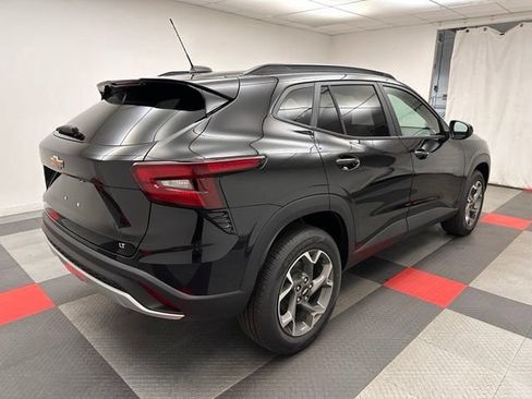 New 2026 Chevrolet Trax LT w/ LT Convenience Package FWD image 6