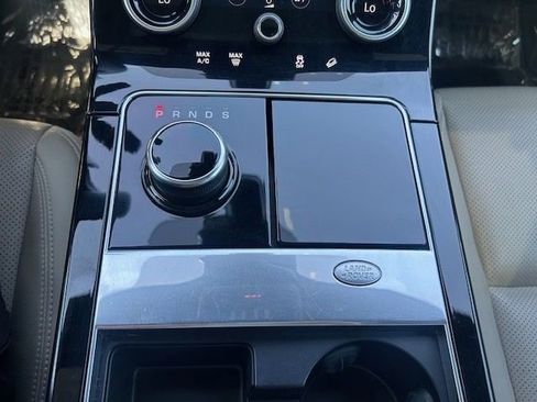 Used 2019 Land Rover Range Rover Velar R-Dynamic SE AWD/4WD image 27
