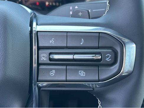 New 2026 GMC Acadia Denali Ultimate w/ LPO, Floor Liner Package AWD/4WD image 33