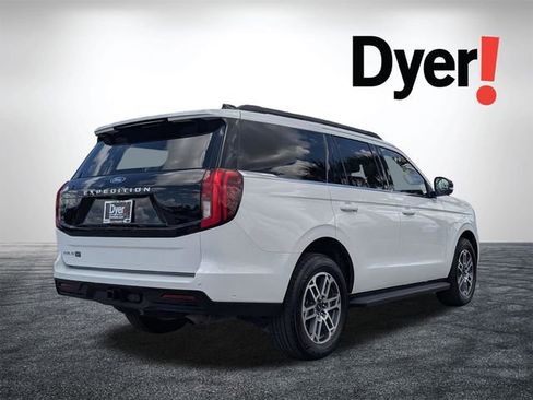 Used 2025 Ford Expedition Active AWD/4WD image 6