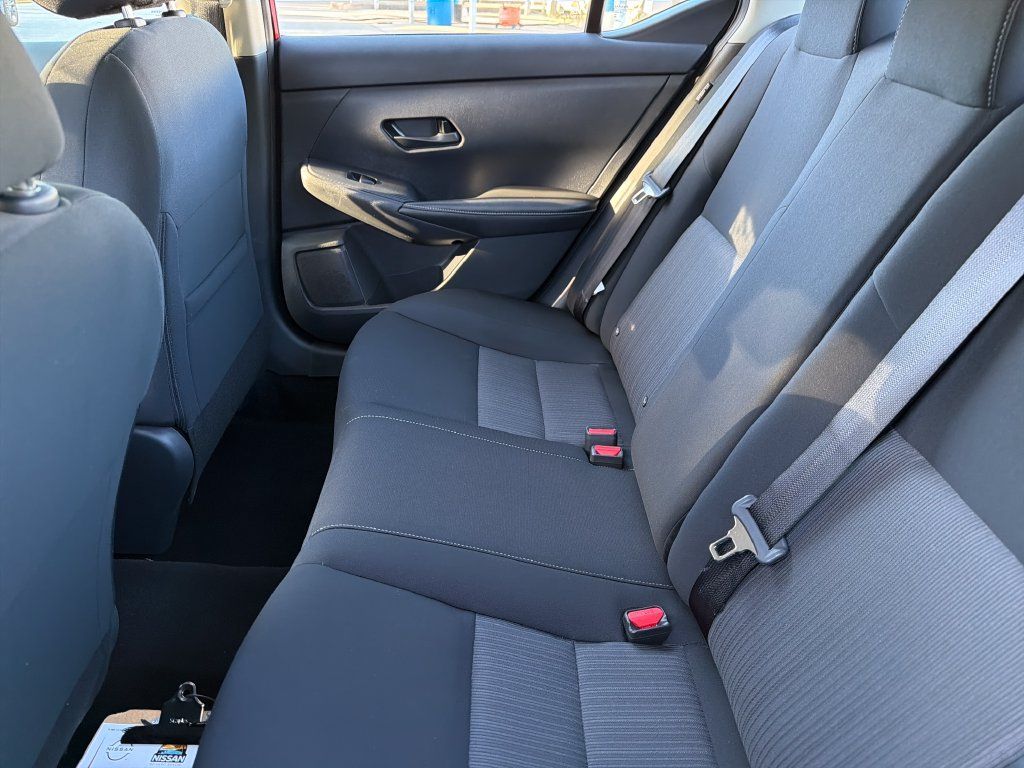 Used 2024 Nissan Sentra SV FWD image 31