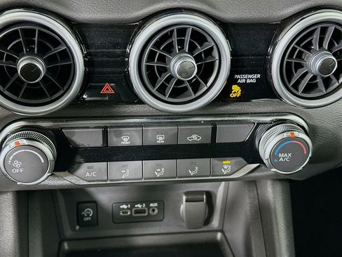 Used 2025 Nissan Sentra SV image 22