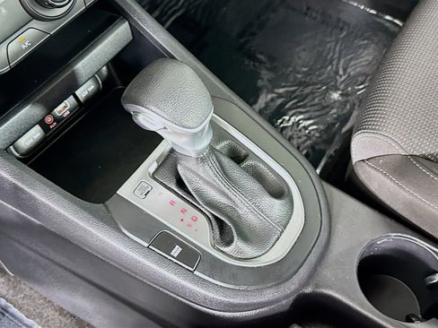 Used 2021 Kia Forte LXS FWD image 16