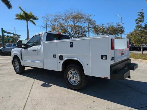 New 2026 Ford F250 XL w/ XL Chrome Package image 4