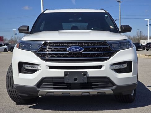 Used 2020 Ford Explorer XLT w/ Equipment Group 202A AWD/4WD image 2