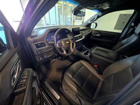 Used 2022 Chevrolet Suburban LT AWD/4WD image 18