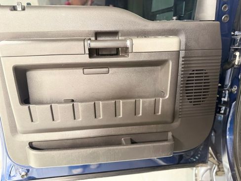 Used 2011 Ford F250 Lariat w/ Lariat Interior Pkg image 11