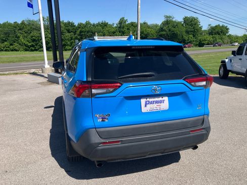 Used 2020 Toyota RAV4 LE w/ All Weather Liner Package AWD/4WD image 6