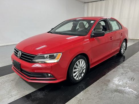 Used 2016 Volkswagen Jetta Sport FWD image 5