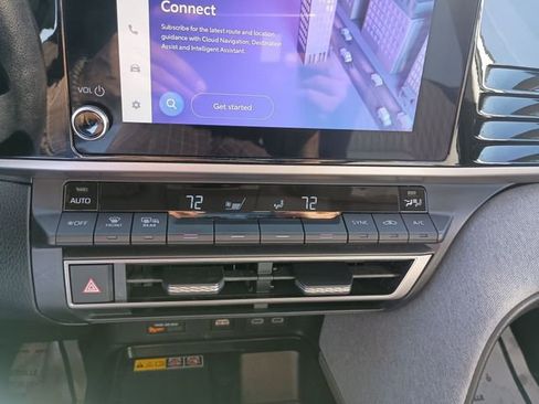 Used 2025 Toyota Camry LE image 25