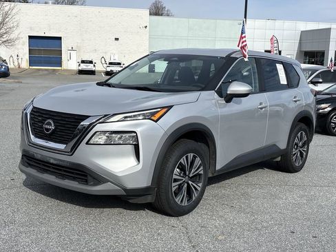 Used 2023 Nissan Rogue SV image 6