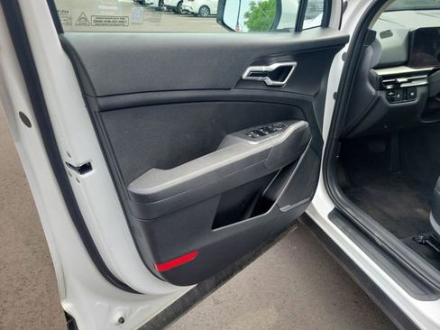 Certified 2026 Kia Sportage LX AWD/4WD image 7