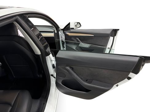Certified 2023 Tesla Model 3 Standard Range RWD image 12