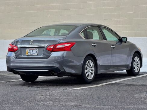 Used 2017 Nissan Altima 2.5 S w/ Power Driver Seat Package FWD image 9