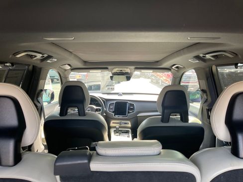 Used 2022 Volvo XC90 T8 R-Design w/ Advanced Package image 25