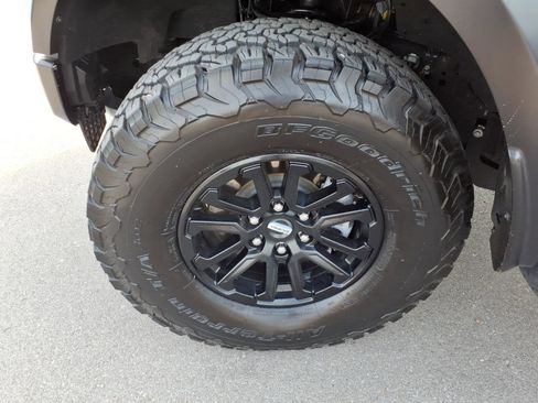 Certified 2024 Ford F150 Raptor AWD/4WD image 9