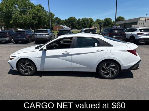 Certified 2025 Hyundai Elantra Limited FWD image 8