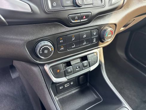 Used 2024 GMC Terrain SLE AWD/4WD image 24