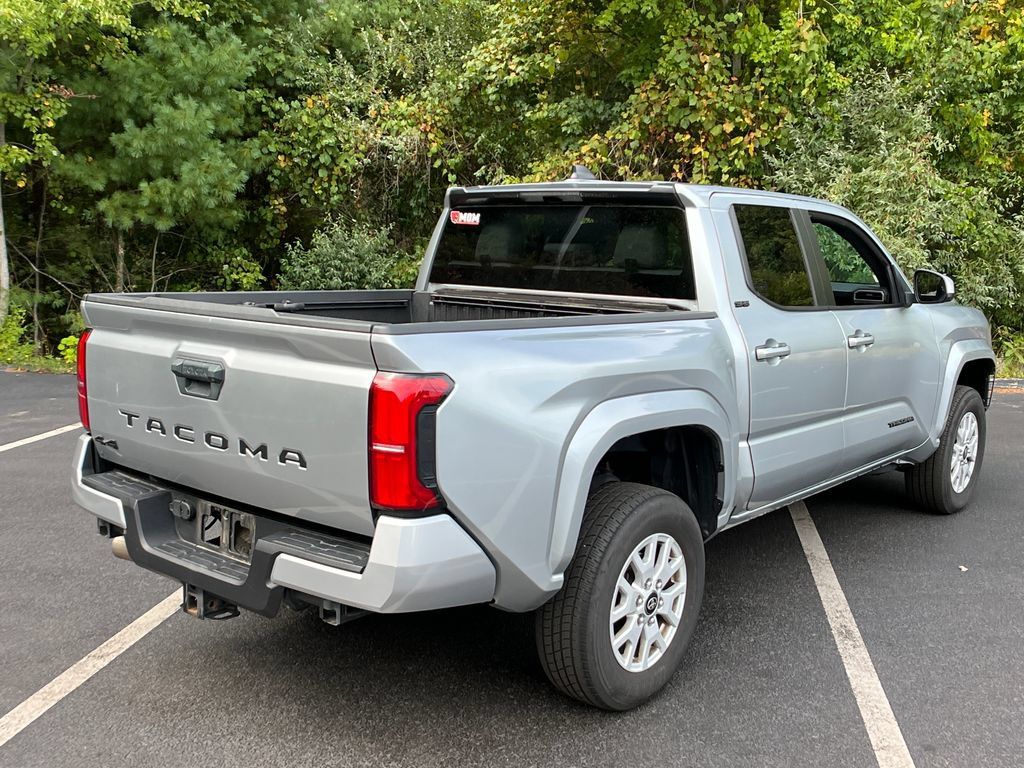 Certified 2024 Toyota Tacoma SR5 AWD/4WD image 33