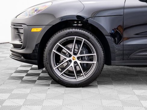 Certified 2025 Porsche Macan image 34