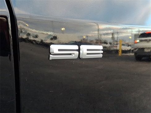 Used 2022 Ford Escape SE w/ SE Sport Appearance Package image 32