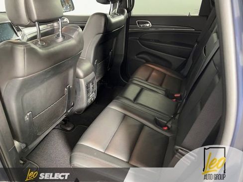 Used 2021 Jeep Grand Cherokee Limited w/ Premium Lighting Group AWD/4WD image 19