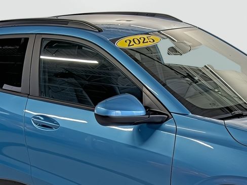 Used 2025 Chevrolet Trax LT w/ Driver Confidence Package image 17