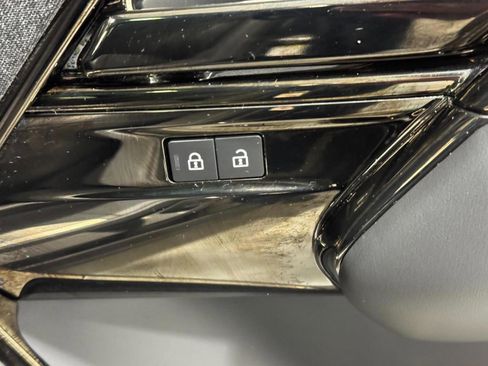 Used 2023 Land Rover Range Rover Sport SE image 22