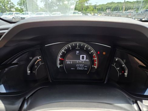 Used 2018 Honda Civic Sport image 13
