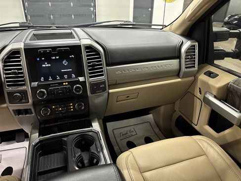Used 2017 Ford F250 Lariat w/ Chrome Package AWD/4WD image 35
