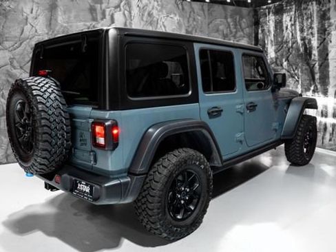 Used 2024 Jeep Wrangler Unlimited image 21